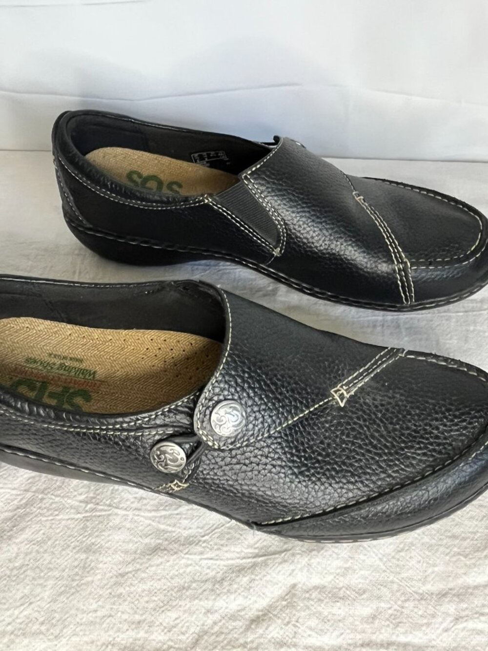 Clarks Bendables Womens Size 10M Black Leather Slip On Loafers Shoes
